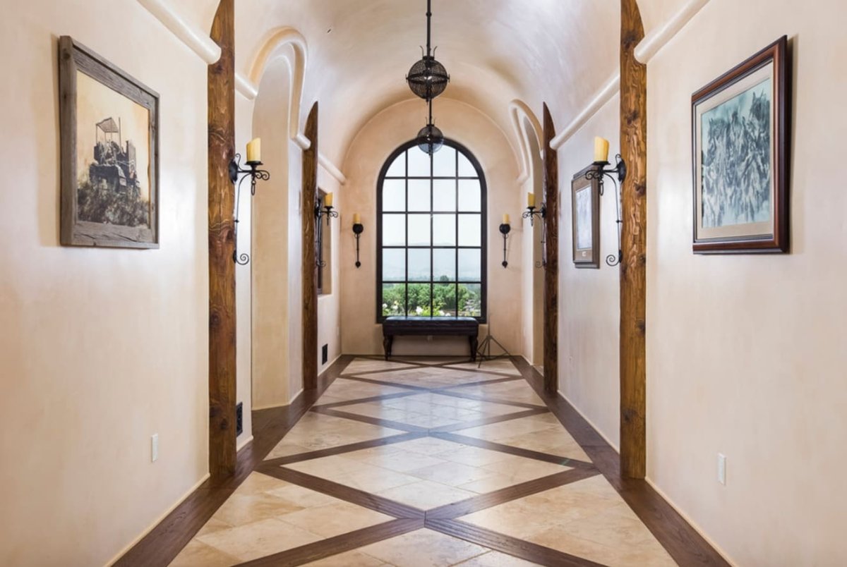 Напольная плитка для прихожей