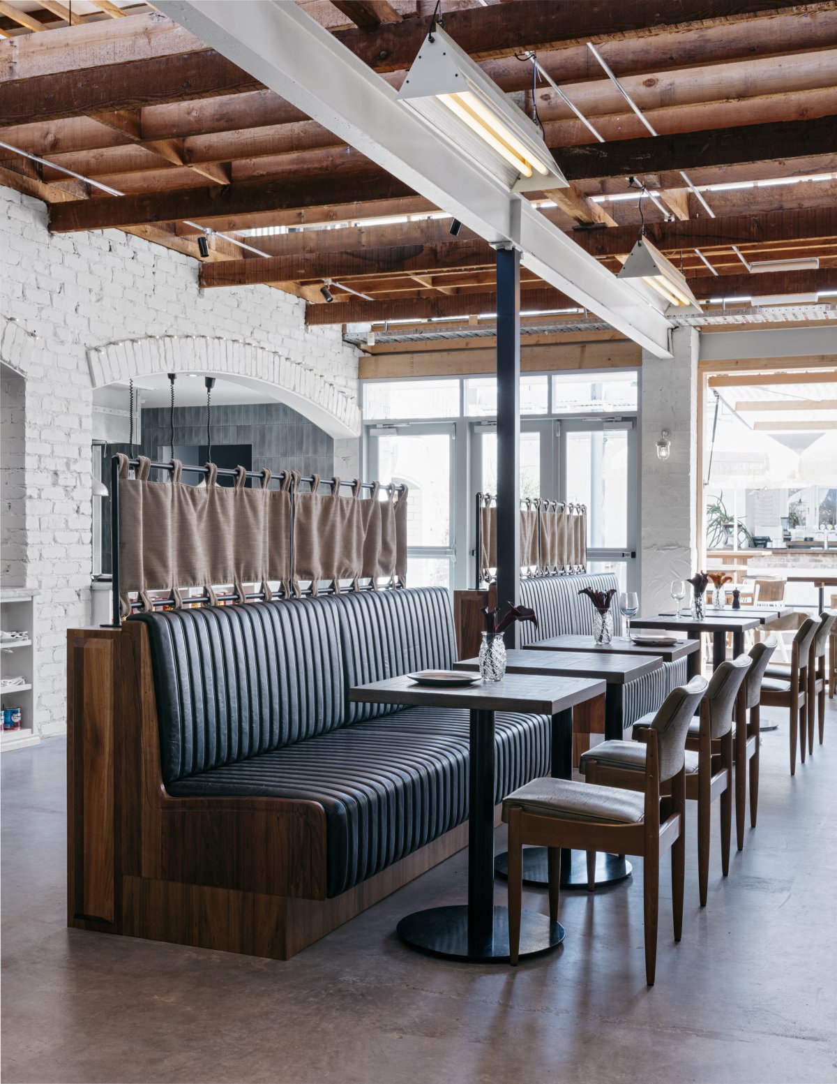 Интерьер кафе в стиле лофт