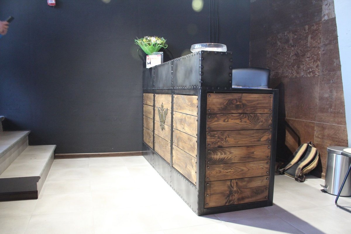 Мебель лофт ресепшен