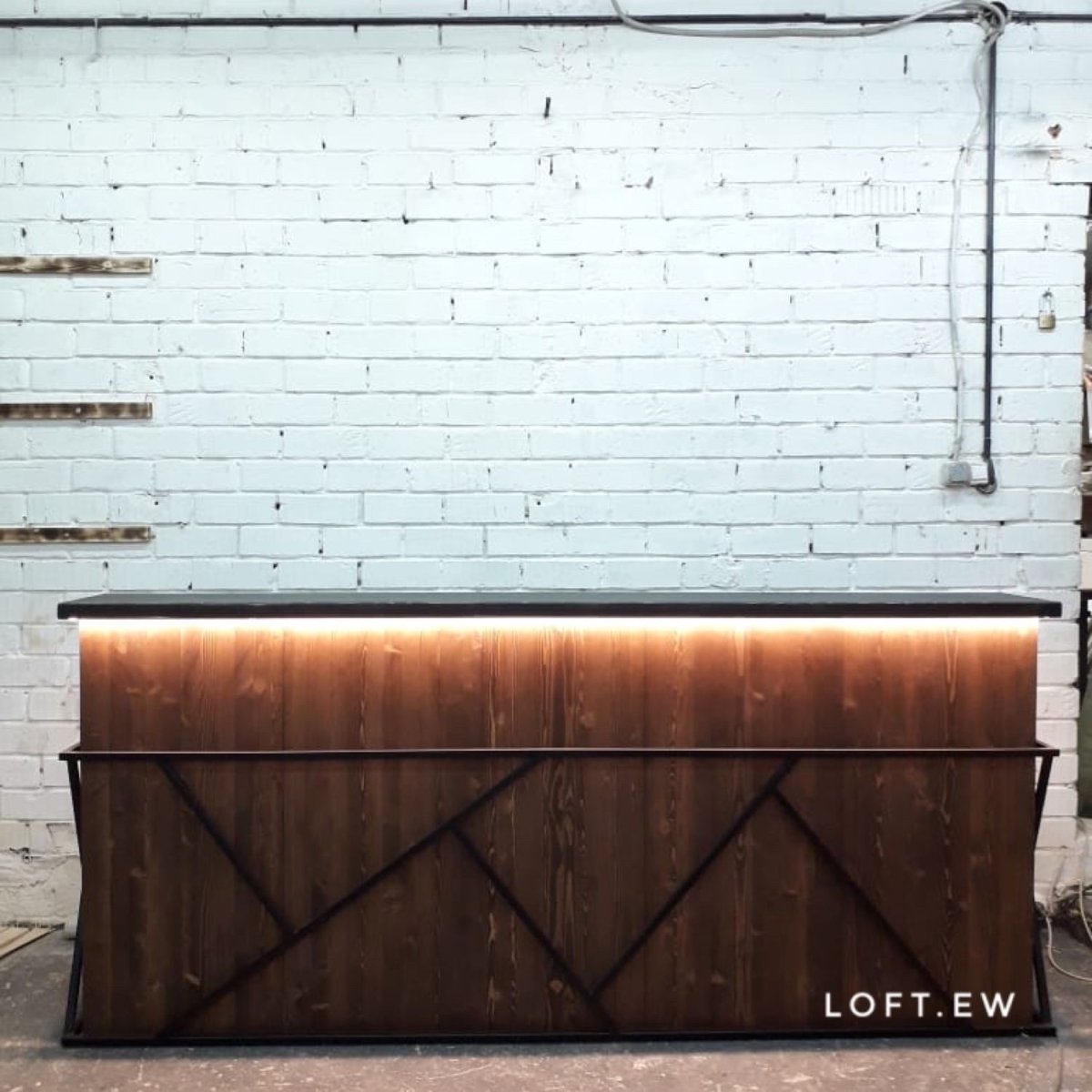 Ресепшен стойка администратора в стиле лофт