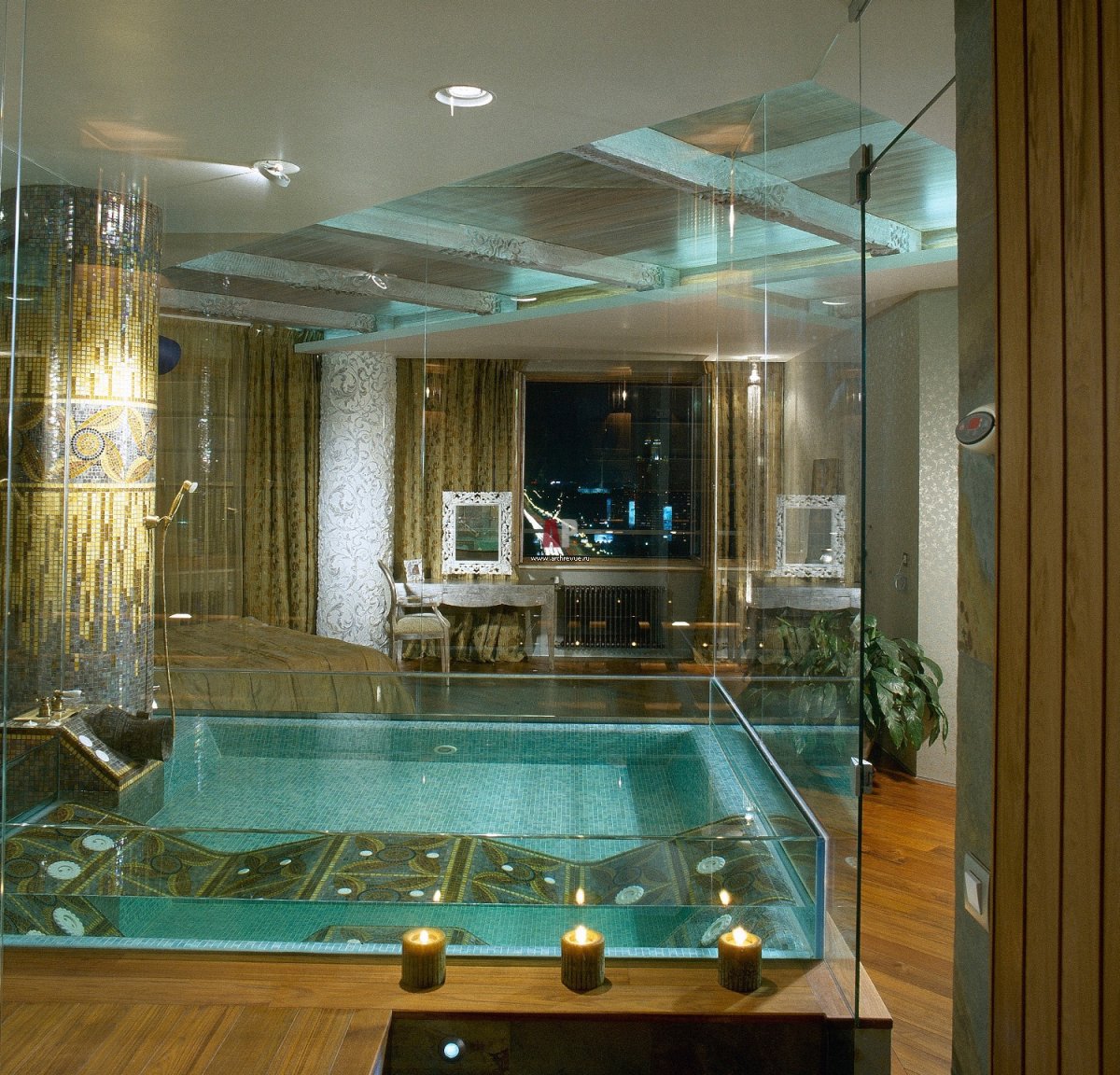 Фотосессия в закрытом бассейне