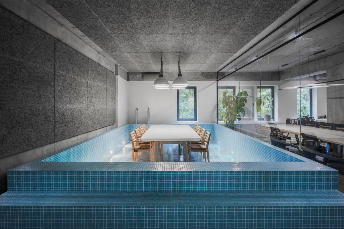 Бассейн с джакузи в частном доме