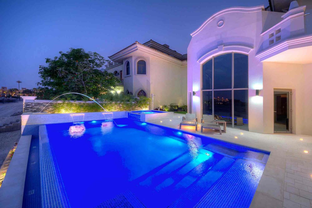 Отдых у бассейна