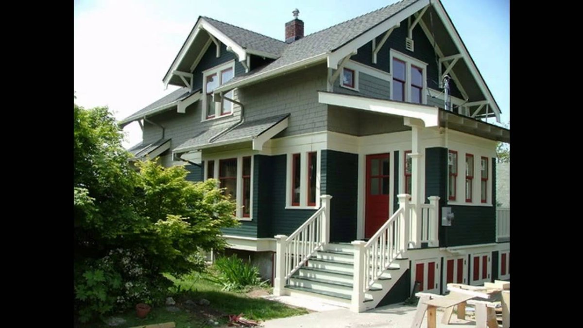 Дом цвета орех