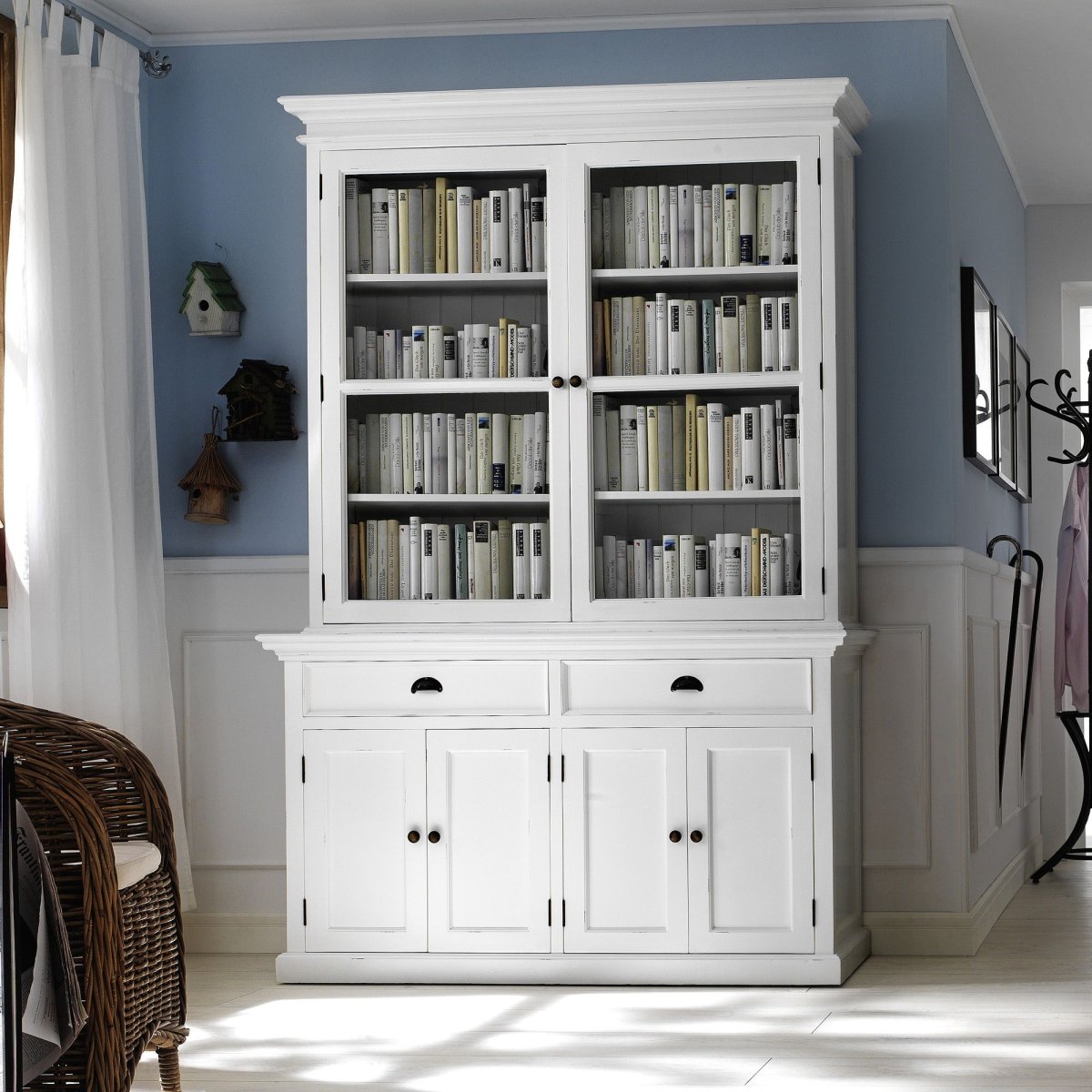 Книжный шкаф Glass Cabinet