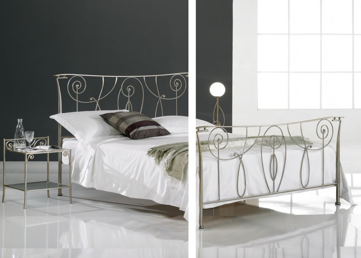 Изголовье кровати из металла