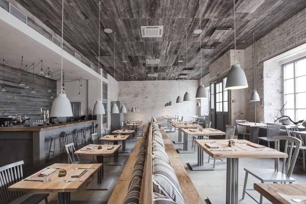 Интерьер маленькой кофейни