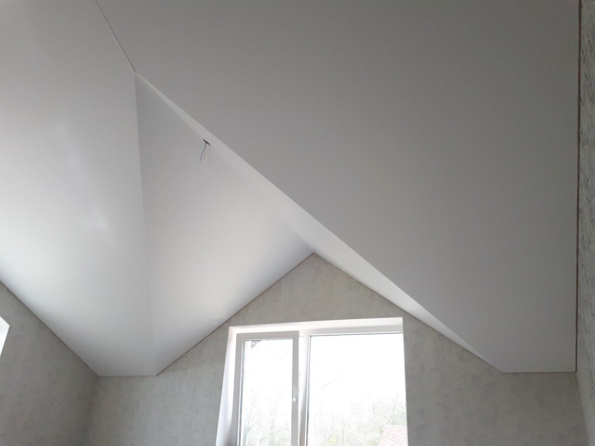 Ломаный натяжной потолок