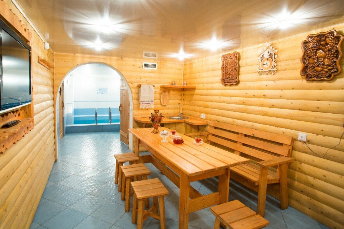 Стол и лавки для беседки из кругляка