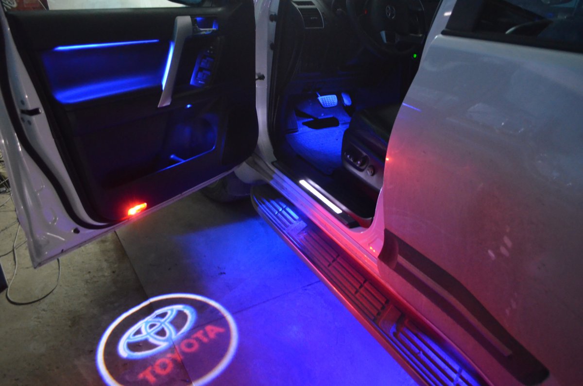 Подсветка салона Тойота Прадо 150