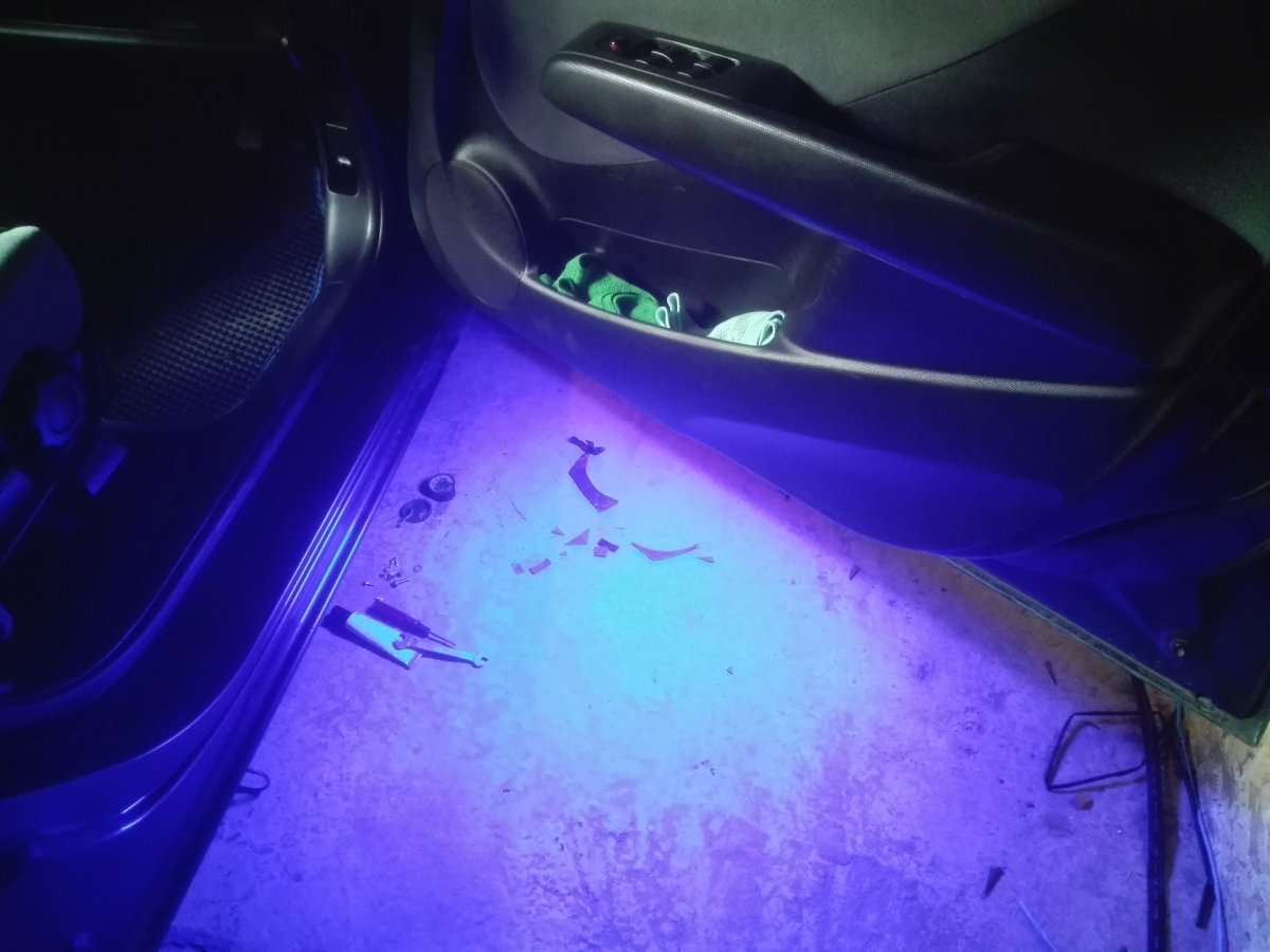 Подсветка дверей Ауди а6 с6