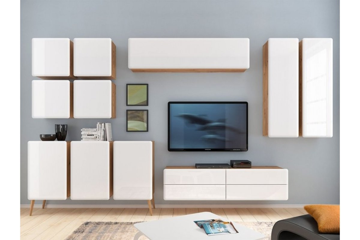 Интерьер гостиной с белой стенкой