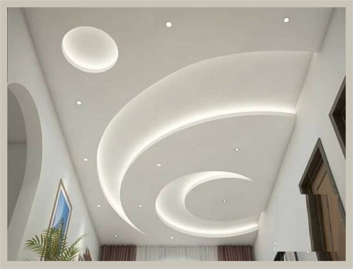 Фигурный потолок из гипсокартона классика