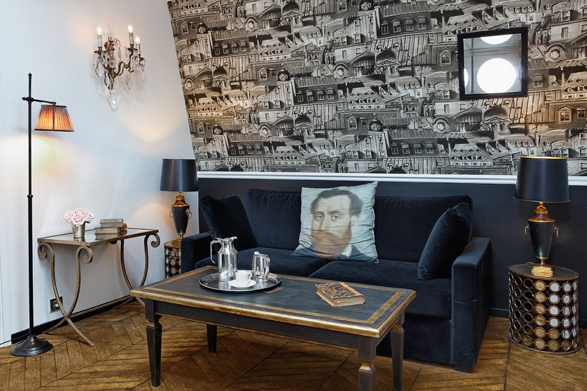 Спальня в черных тонах в стиле лофт