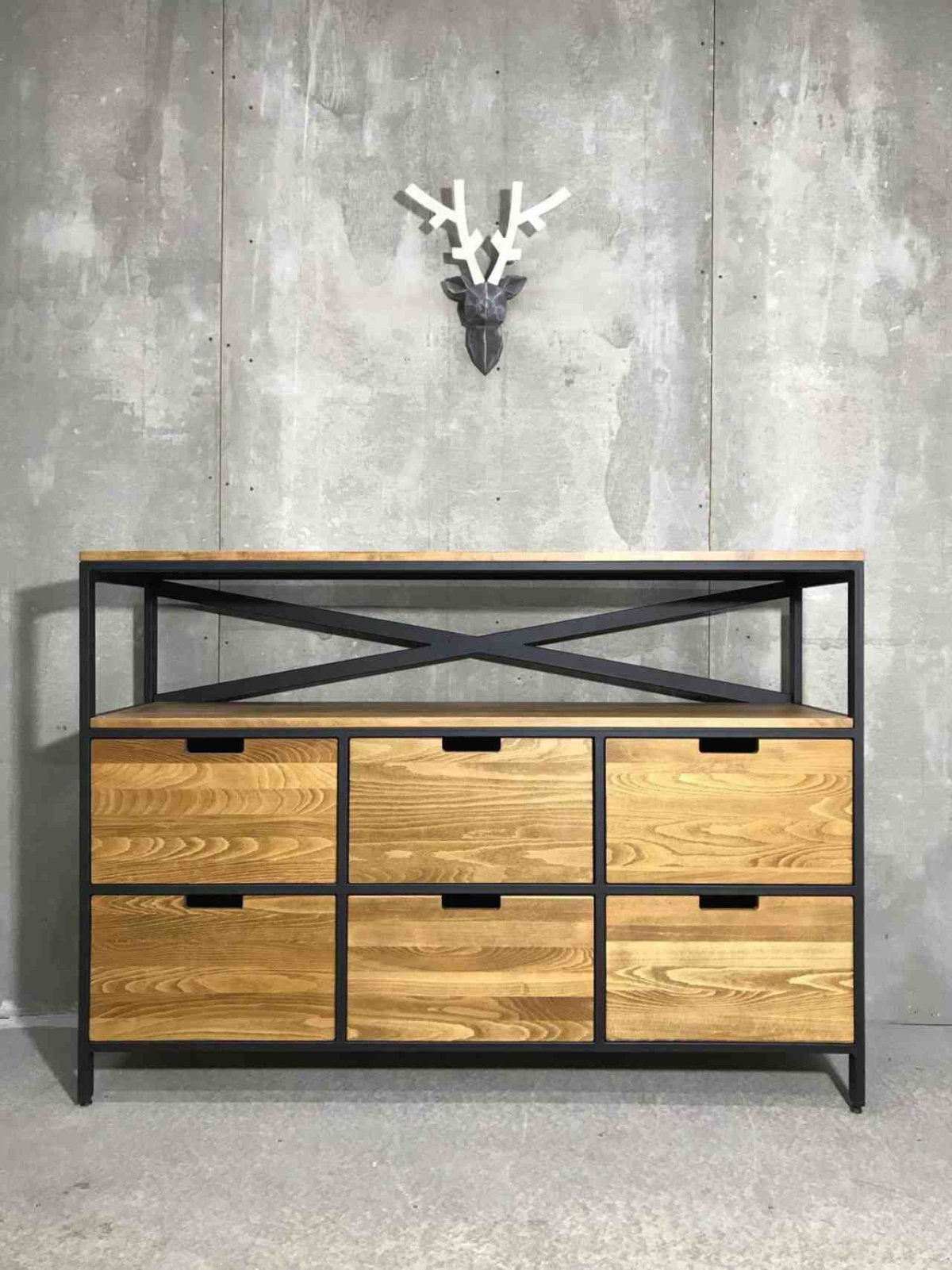 Комод в стиле лофт