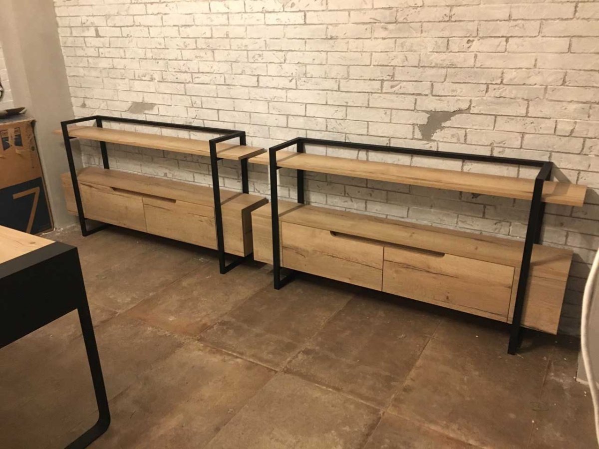 Узкий комод в прихожую в стиле лофт