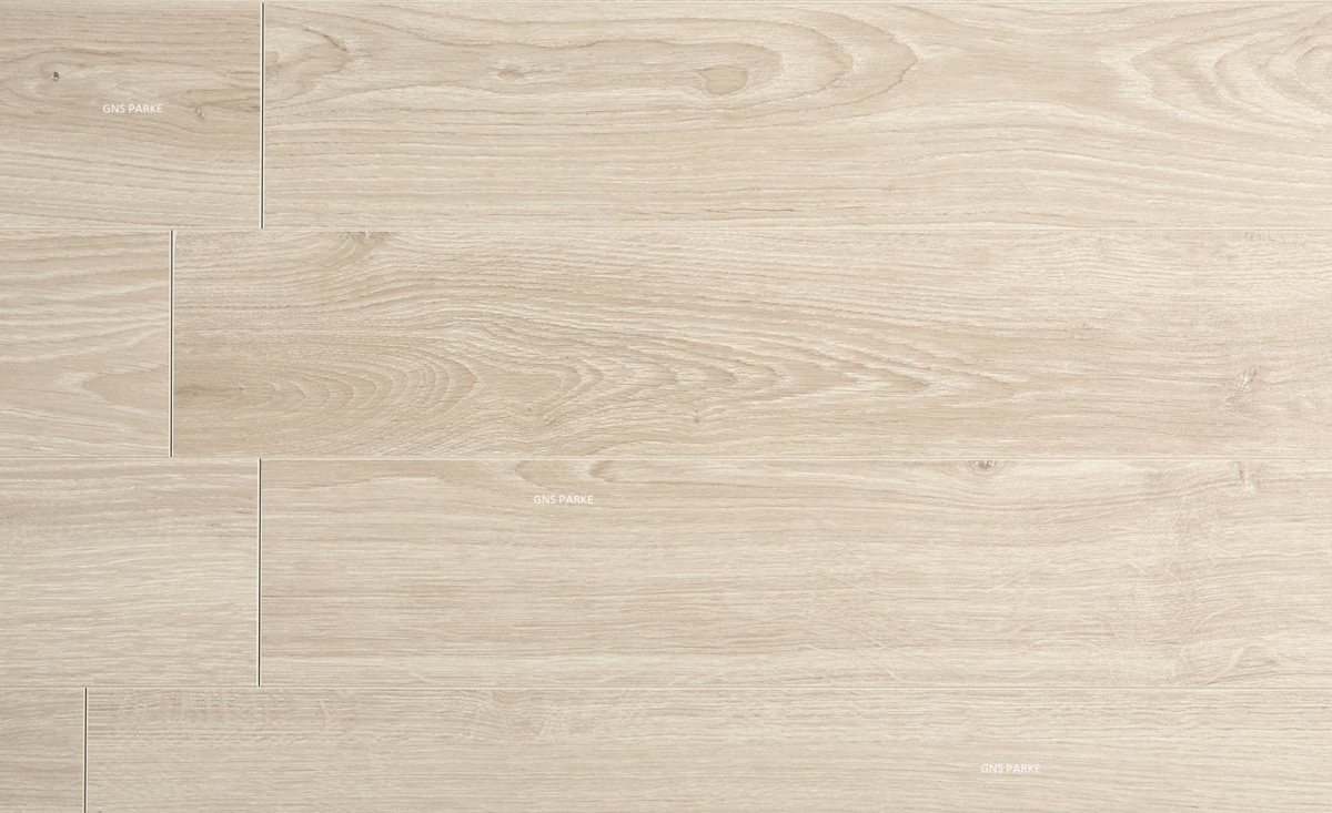 Ламинат светлый с прожилками