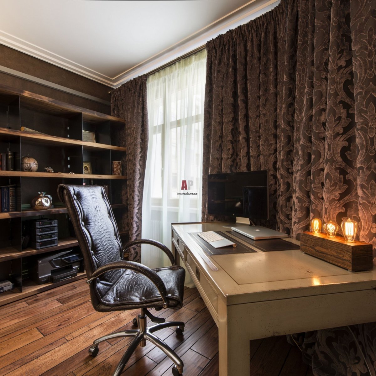 Интерьер кабинета Рэма Вяхирева