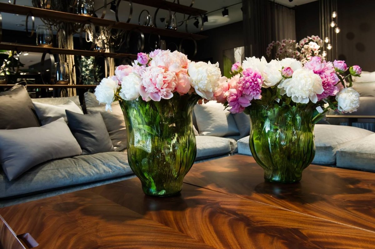 Декор искусственными цветами