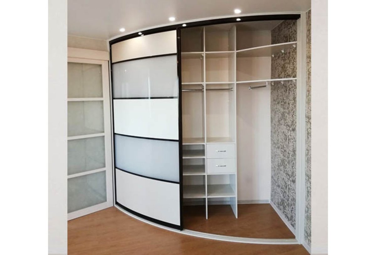 Угловой шкаф в спальню