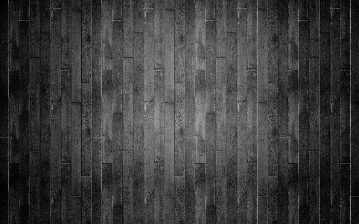 Черный деревянный пол