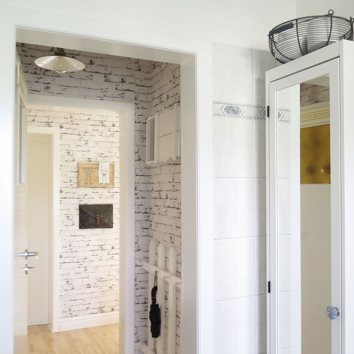 Микроцемент в интерьере прихожей