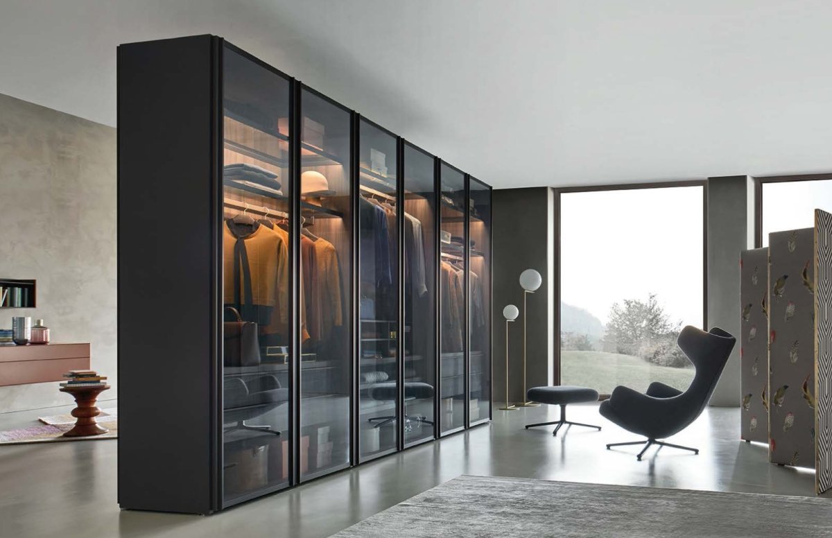 Стеклянные перегородки для гардеробной