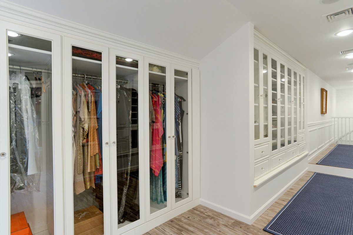 Стеклянные перегородки для гардеробной