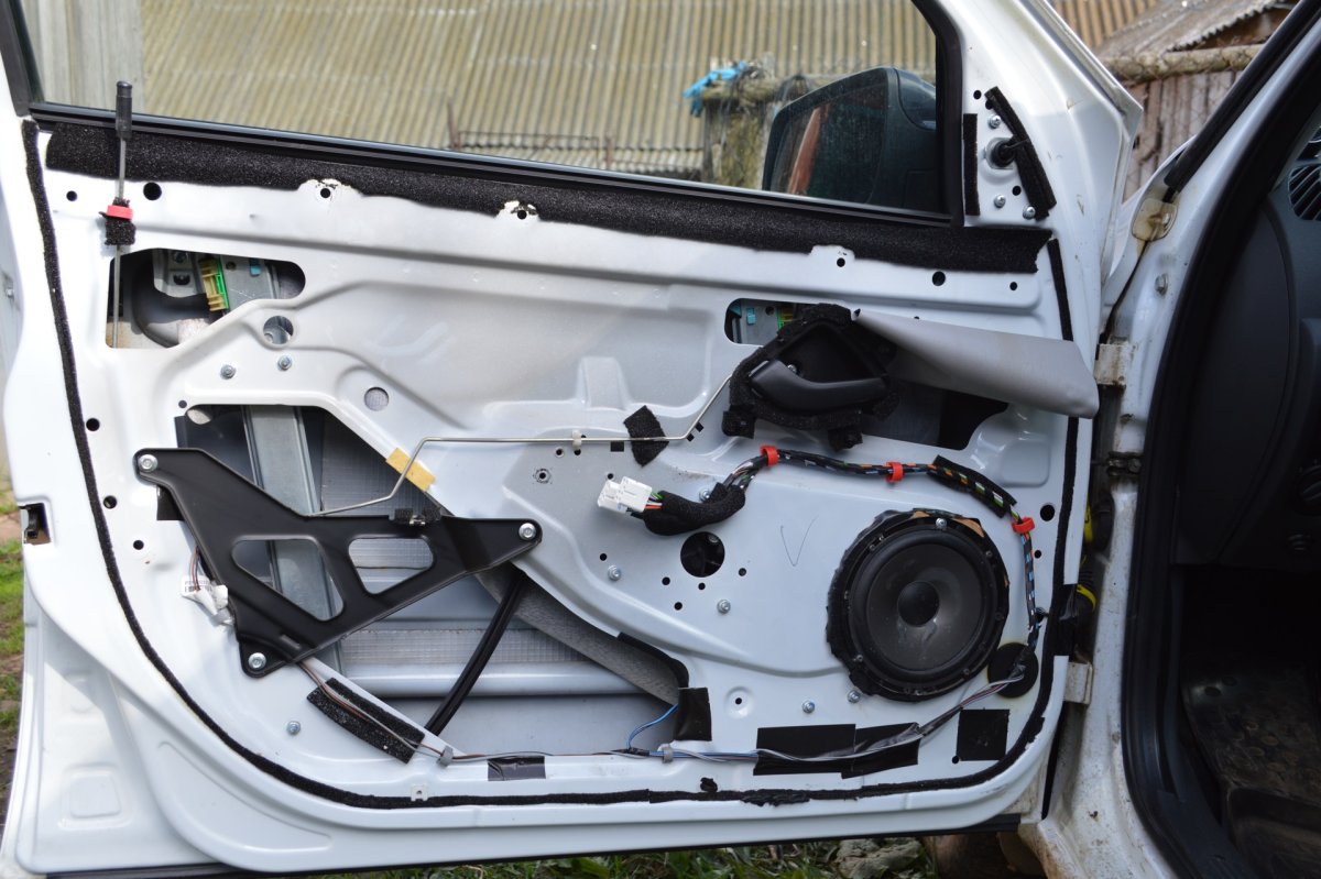 Дверь Лада Гранта внутри