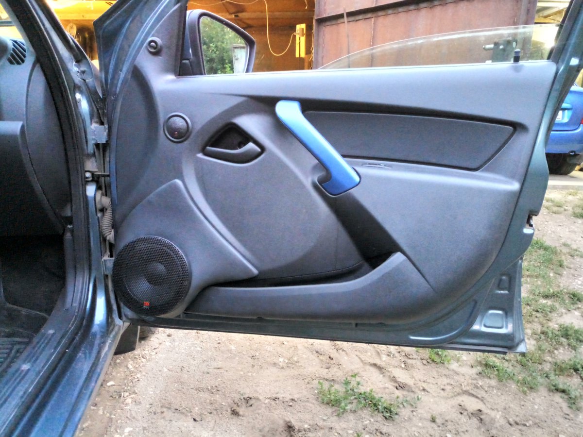 Дверной проем Лада Гранта