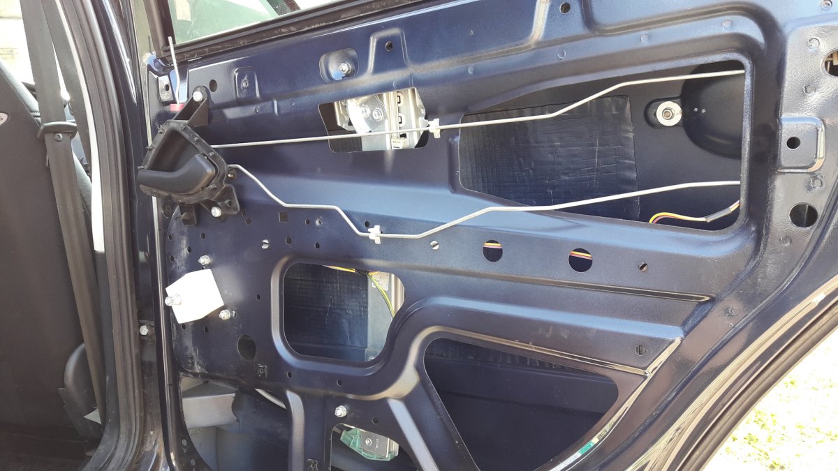 Тяги задней двери Лада Гранта