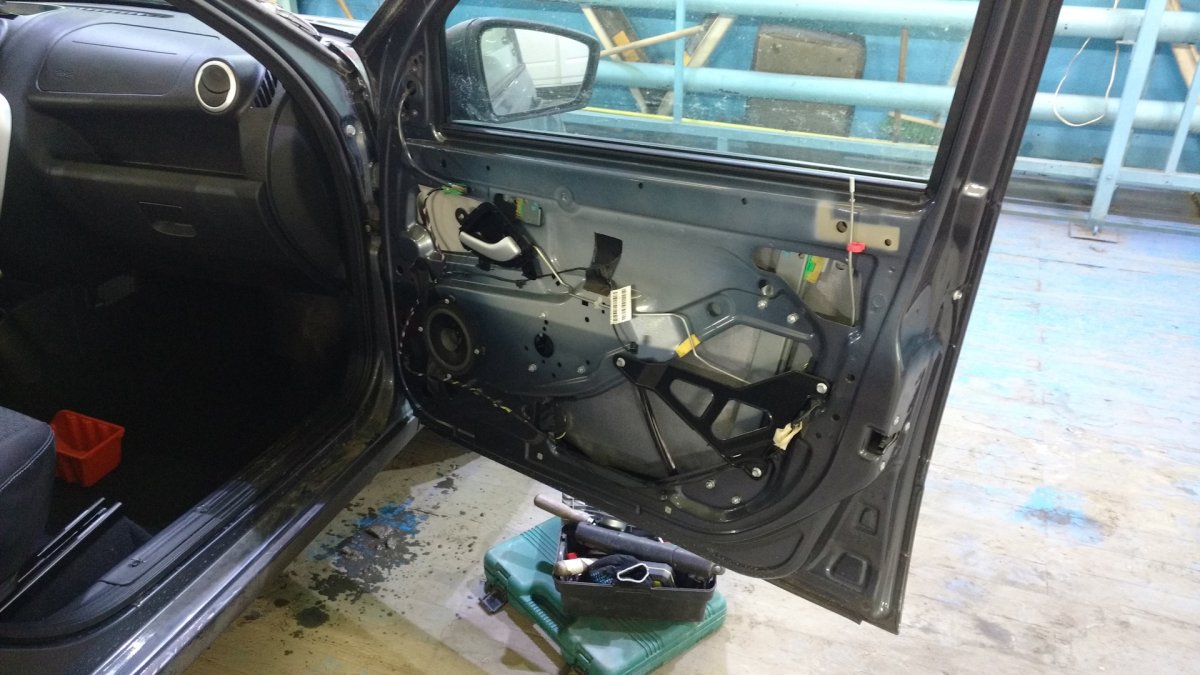 Дверь задняя левая Лада Гранта