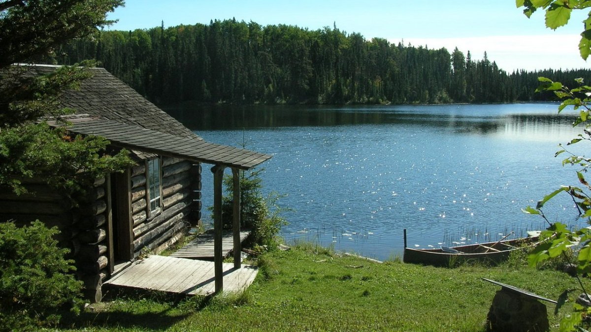Дом у реки