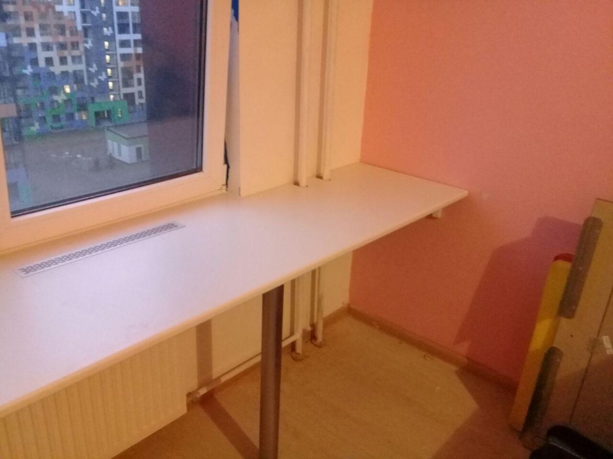 Письменный стол подоконник