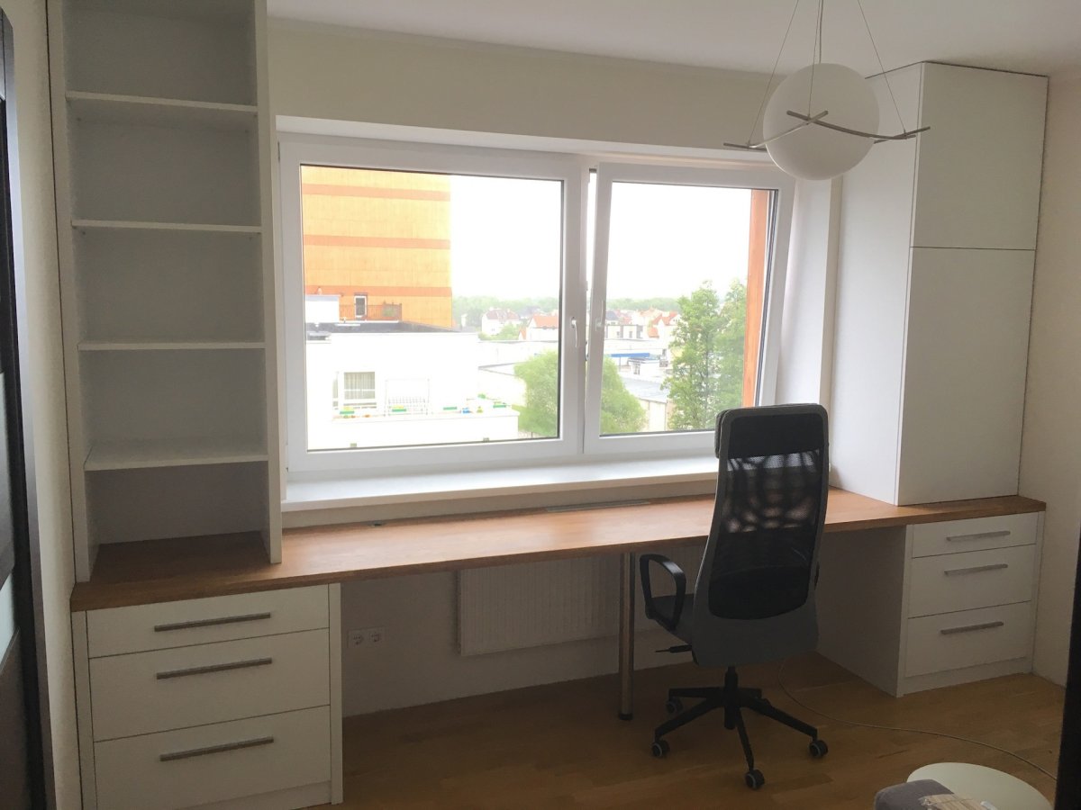 Письменный стол подоконник