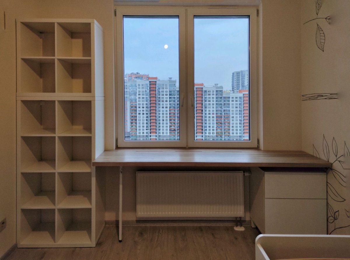 Выдвижной стол подоконник