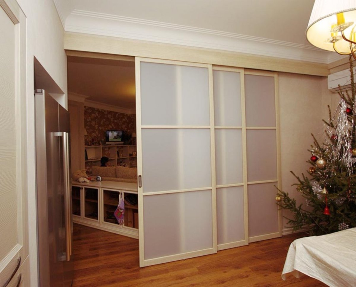 Раздвижные межкомнатные перегородки в хрущевке