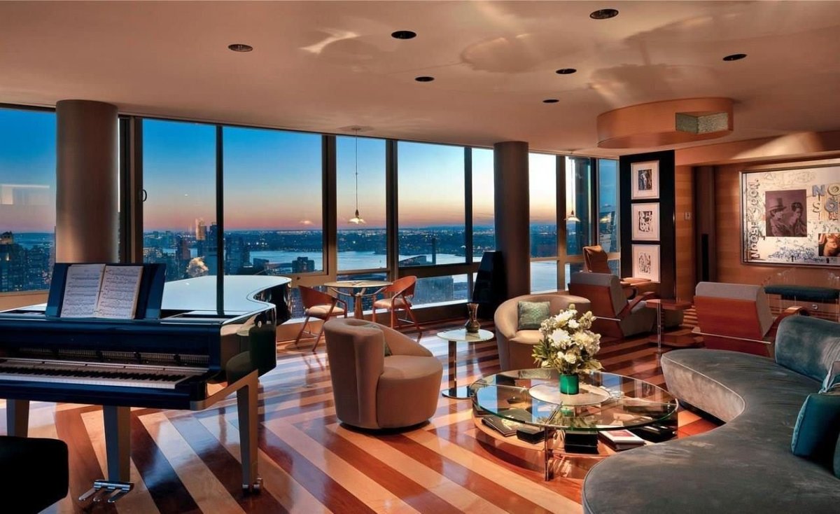 Камин в гостиной в стиле арт деко