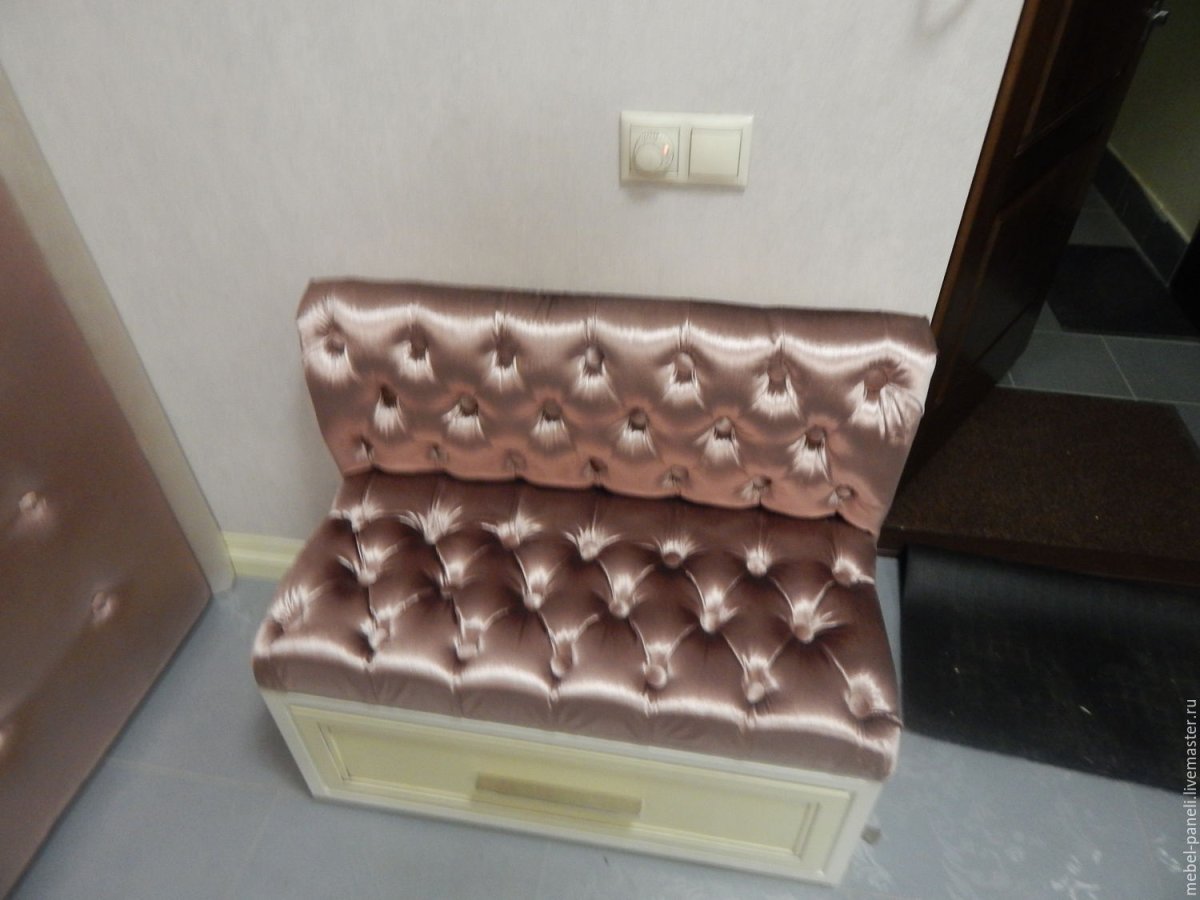 Банкетка и пано для прихожей с мягким сиденьем