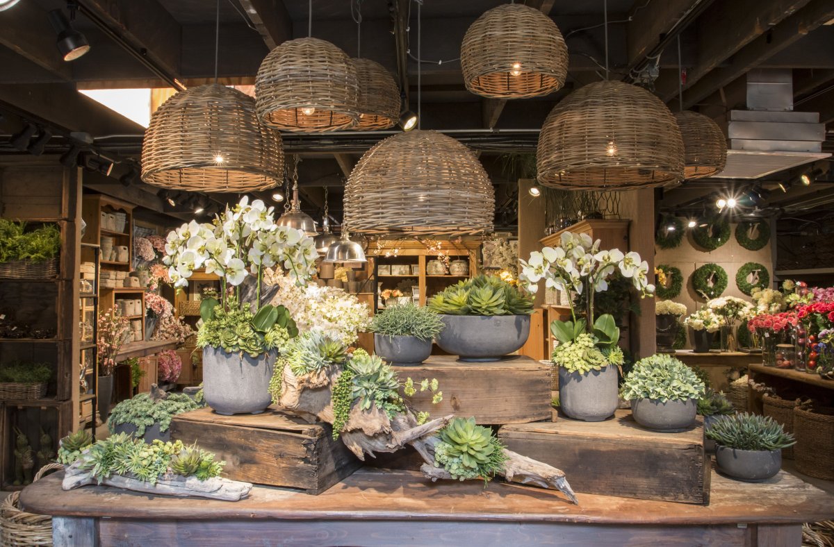 Цветочный магазин в деревенском стиле