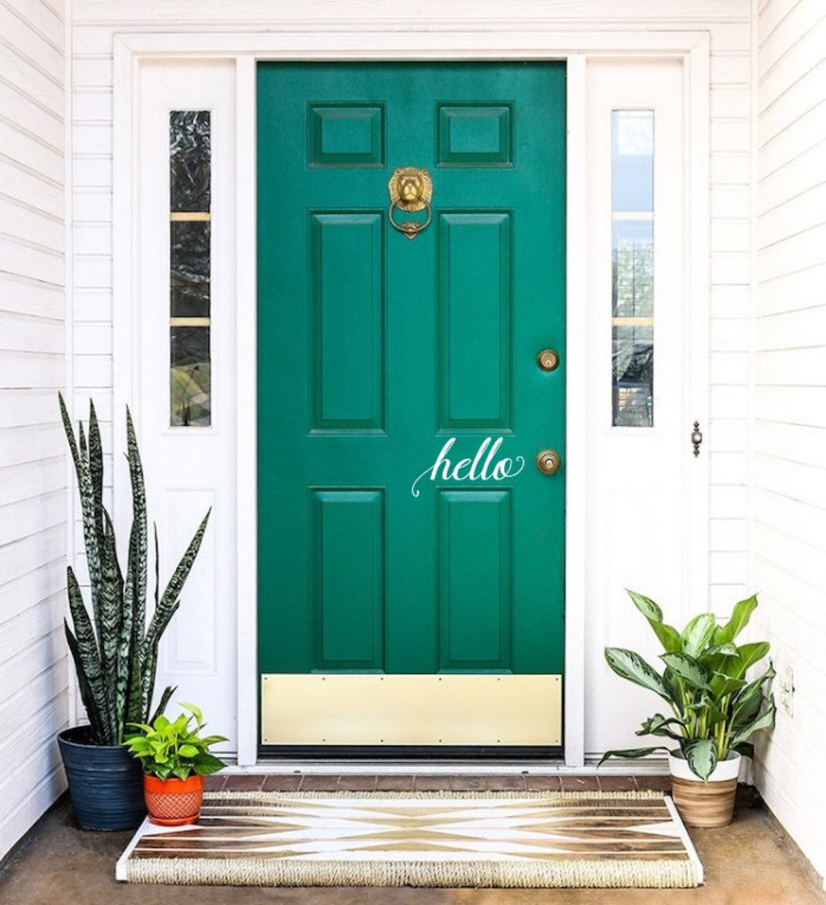 Зеленая входная дверь