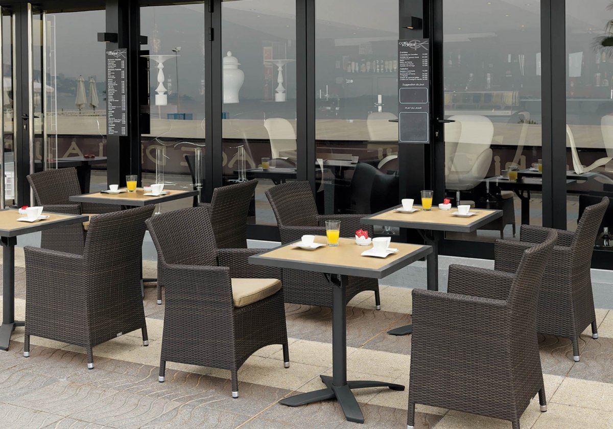 Столы для кафе