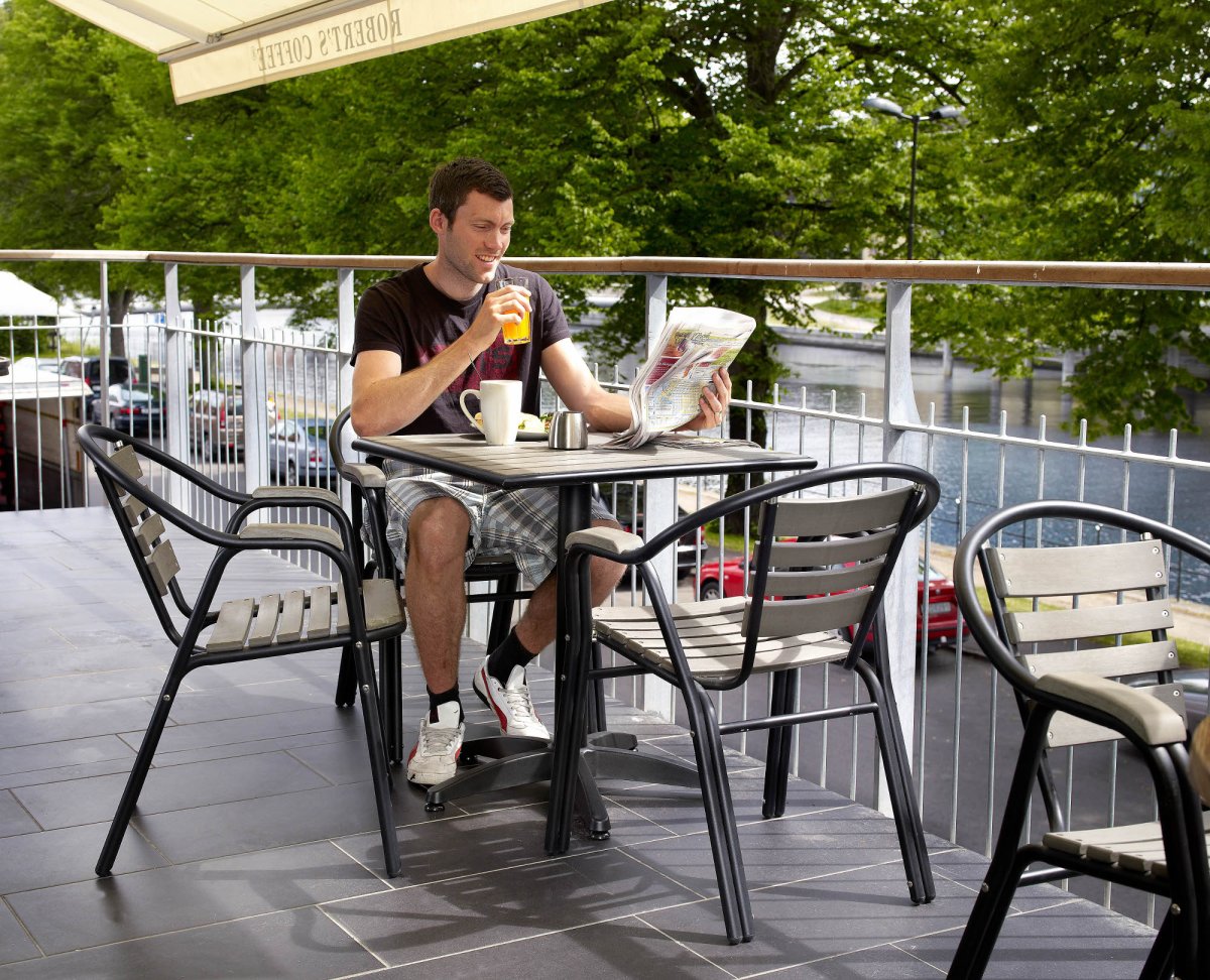 Уличная мебель для кафе