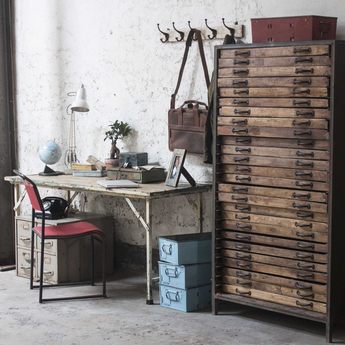 Loft стеллажи овальные