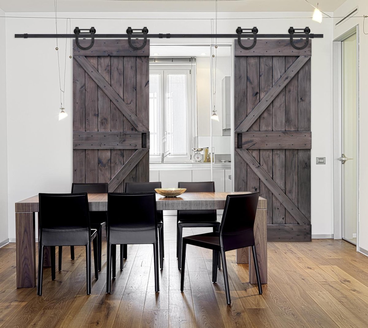 Амбарная дверь лофт в интерьере