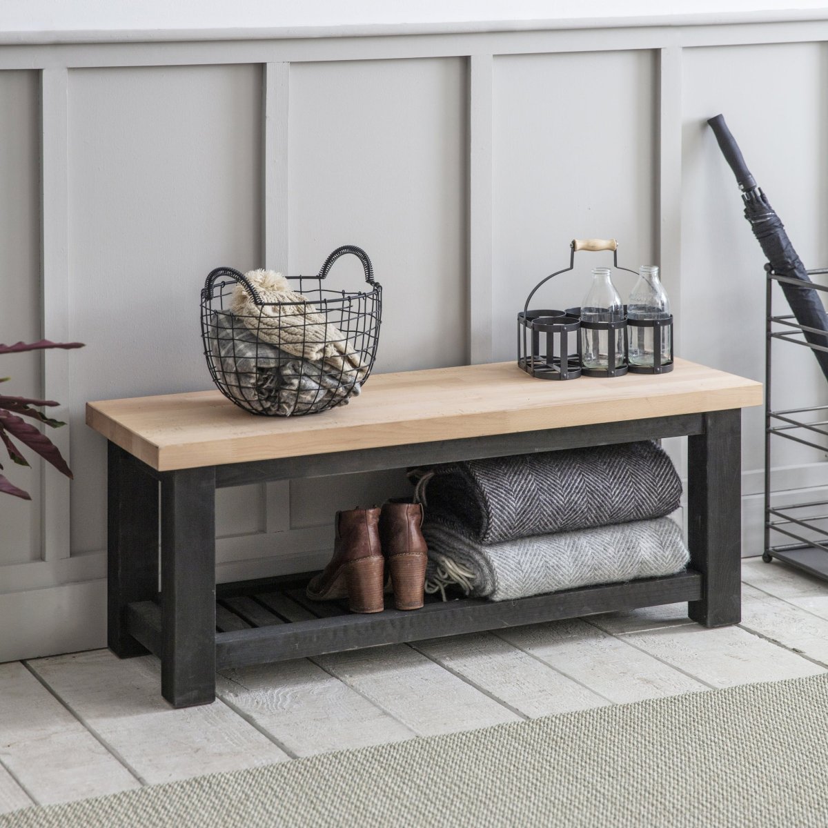 Скамья в прихожую