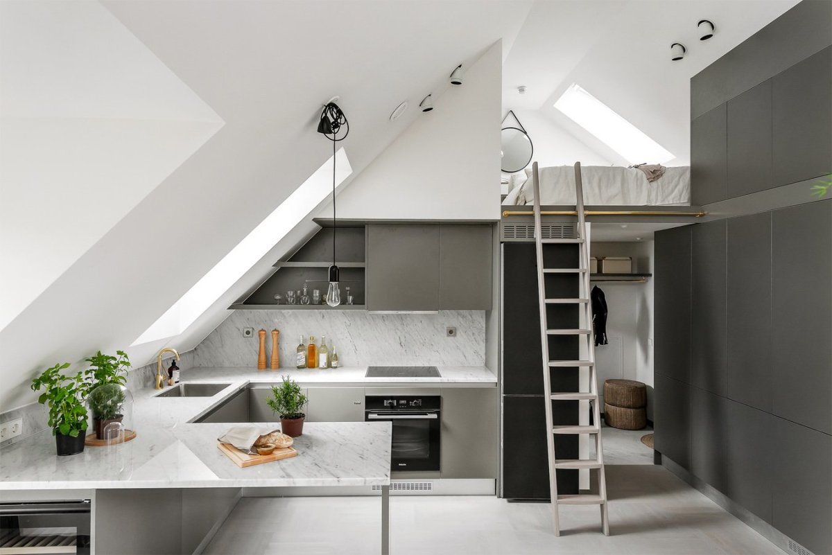 Антресоли в квартире с высокими потолками