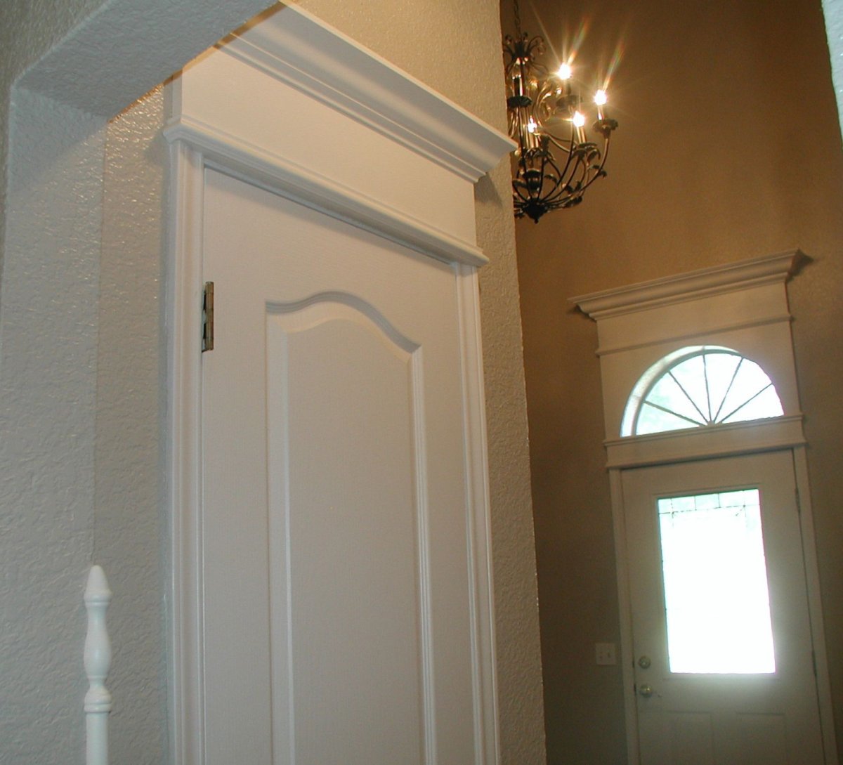 Полиуретановые молдинги для дверей