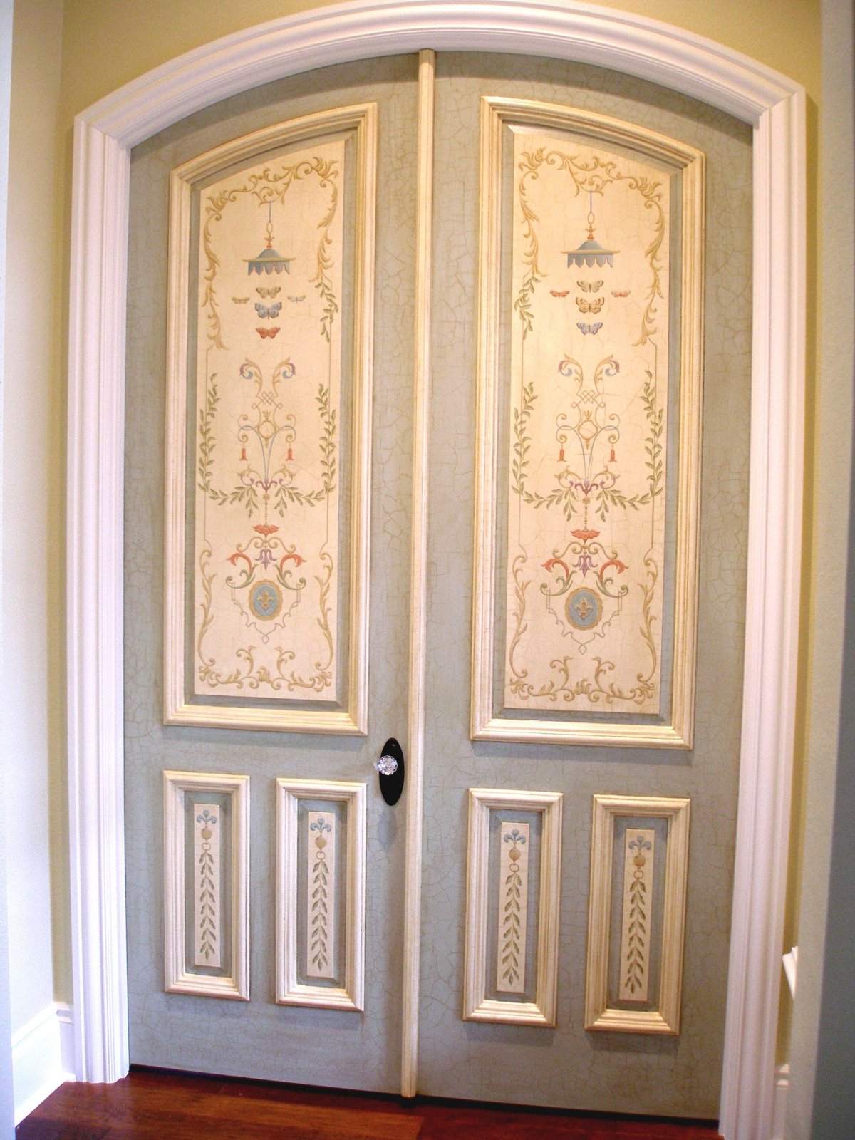 Декорирование старой двери