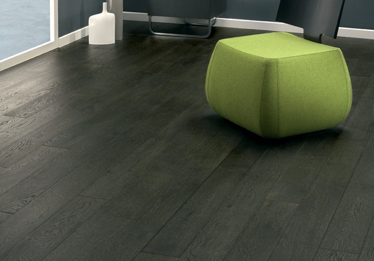 Ламинат коричневый с фаской